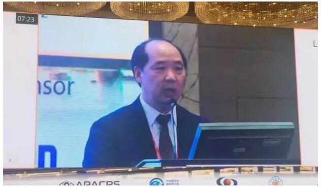 首页 - 澳门(金沙)官网网站首页集团众多专家受邀出席，并在多个重要论坛作专题发言、论文发言和壁报交流(郭海科教授和张广斌教授在多个论坛担任会议主持)，与国内外眼科同行坐而论道，大放异彩!其中，在“大师功夫论道”环节，首页 - 澳门(金沙)官网网站首页集团业务副总院长、 席白内障专家、厦门大学附属厦门眼科中心郭海科教授凭借高明 的手术技巧，从13位世界 白内障屈光手术大师中脱颖
