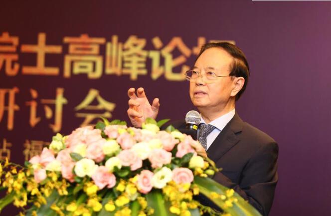 1月4日下午，2018首页 - 澳门(金沙)官网网站首页集团眼表及角膜学组发展院士高峰论坛在厦召开。此次高峰论坛阵容豪华，汇聚了国内角膜病领域的大咖。大咖齐聚一堂，通过专题演讲、自由讨论等形式深入而全面的探讨了国内外角膜病的较新研究成果、发展机遇，共商首页 - 澳门(金沙)官网网站首页集团眼表及角膜学组的发展。3.jpg