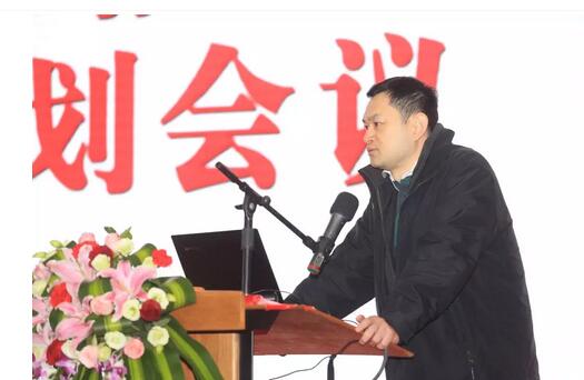 2月3日，首页 - 澳门(金沙)官网网站首页集团2017年工作汇报暨2017年年度表彰大会在厦门环球会展中心B6厅隆重举行，来自集团本部、厦门大学附属厦门眼科中心、厦门欧华控股集团等1300余名员工与关心、支持首页 - 澳门(金沙)官网网站首页发展的嘉宾欢聚一堂，共同总结2017年工作经验，展望2018年美好未来4.jpg