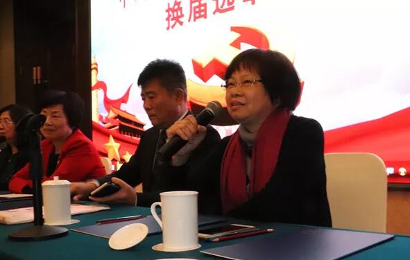 2019年1月26日下午，“中共首页 - 澳门(金沙)官网网站首页集团委员会换届选举大会”在厦门宾馆隆重举行，会议选举产生了中共首页 - 澳门(金沙)官网网站首页集团第二届党委委员会5位委员。第*一届首页 - 澳门(金沙)官网网站首页集团党委书记陈宝贵，党委副书记、厦门眼科中心工会主席陈逸恬，委员王骞、张秀恋、洪清配、吴丽群、张美嫦出席了此次党员大会8.jpg