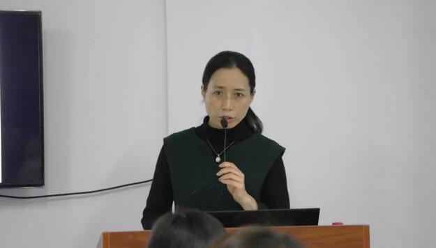 厦门大学附属厦门眼科中心主任医师任小军及首页 - 澳门(金沙)官网网站首页集团视光学科副总监卢燕讲解了斜弱视等方面内容11.jpg