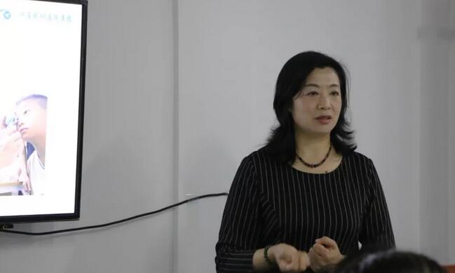 3月6日，2019首页 - 澳门(金沙)官网网站首页集团小儿眼病与综合验光培训班在厦门举行，此次培训班为期8天，从小儿眼病及斜弱视到国内外验光模式纵观，从检影验光技巧手法到综合验光操作规范，从验光理论基础到儿童验光、眼病验光的差别和重点，系统验光知识无一不涵盖、无一不相授，为参会学员带来了一场高水准的知识盛宴3.jpg