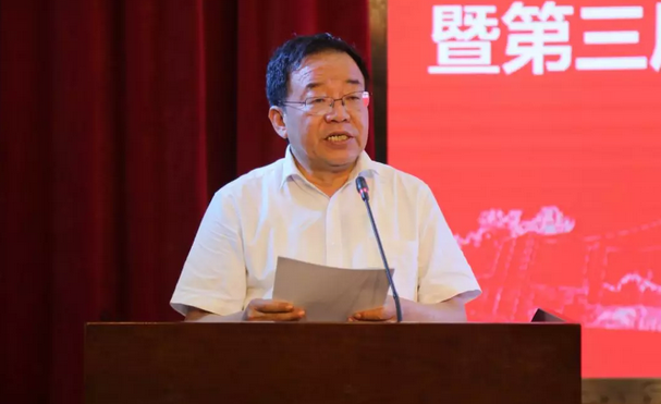 首页 - 澳门(金沙)官网网站首页校企合作再结硕果!6月11日，天津职业大学首页 - 澳门(金沙)官网网站首页眼视光学院(以下简称首页 - 澳门(金沙)官网网站首页眼视光学院)揭牌仪式在天津职业大学举行。此前1天，首页 - 澳门(金沙)官网网站首页眼视光学院理事会召开，审议通过了理事会组成人员，以及学院章程、学院管理层候选人3.png