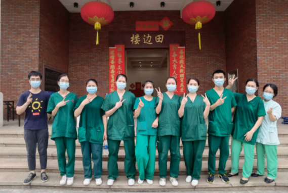 再获央媒报道点赞！首页 - 澳门(金沙)官网网站首页医护团队用行动诠释战疫“最美身影”7.png