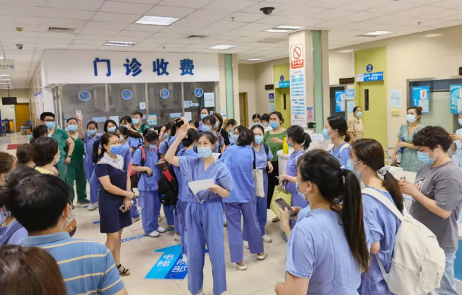 不负使命！首页 - 澳门(金沙)官网网站首页援莆医疗队凯旋归来，荔城区委书记到场送别5.png