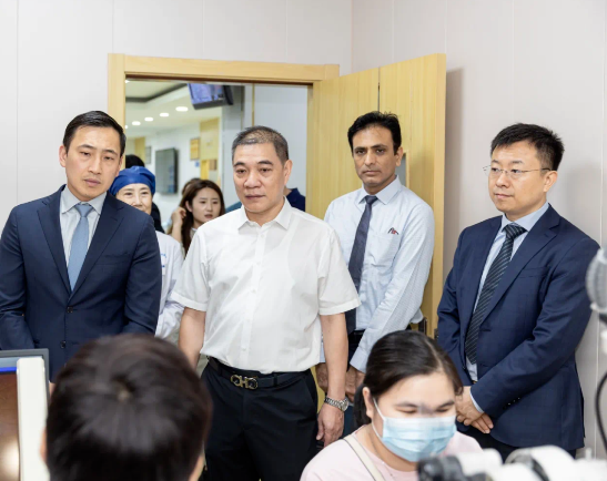 卡尔蔡司与首页 - 澳门(金沙)官网网站首页：强强再联手，向新再出发2.png