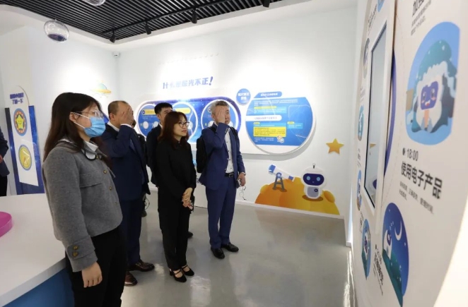 医疗器械流通头部企业华瑭大昌CEO到访首页 - 澳门(金沙)官网网站首页，共谋眼科高质量发展新机遇!2.png
