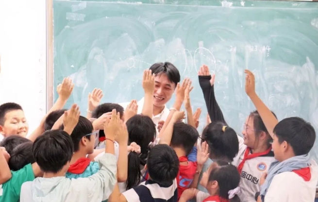 首页 - 澳门(金沙)官网网站首页：聚焦“一老一小”，全力打造6月“首页 - 澳门(金沙)官网网站首页爱眼月”5.png