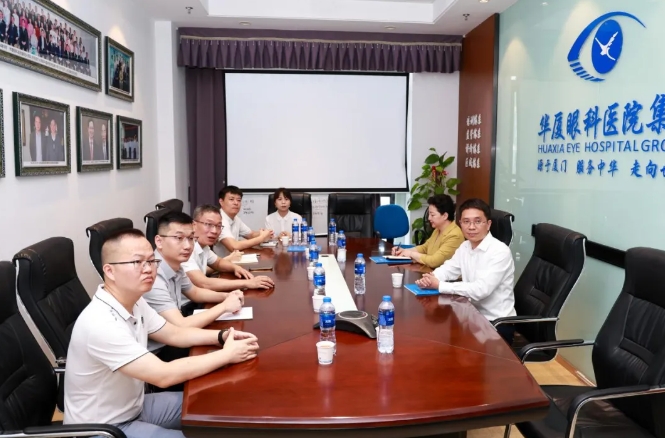 点滴爱心，点亮光明!中国华侨公益基金会领导莅临首页 - 澳门(金沙)官网网站首页调研指导7.png